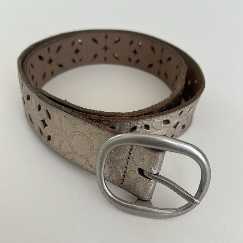 Fossil Belt Womens Size M Silver Leather Floral Perforated Boho Western Cowgirl